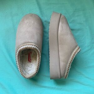 Warm Tan Slippers with Cozy Lining